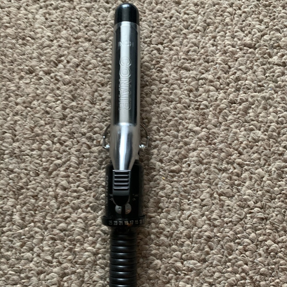 CONAIR curler. 1 inch